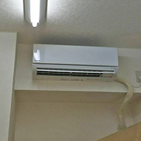 千葉県柏市の事務所にて壁掛形ルームエアコンの新規取付【家庭用エアコン】